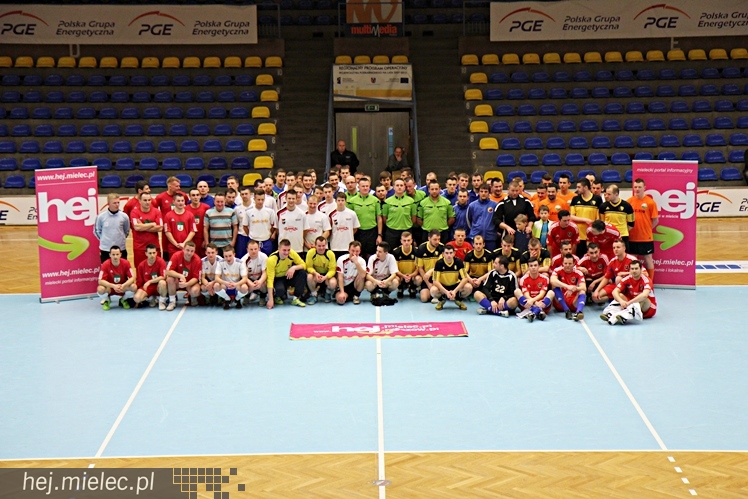 Piłkarski Turniej Halowy - Derby Mielca 2014 - cz. II