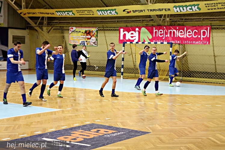 Piłkarski Turniej Halowy - Derby Mielca 2014 - cz. I