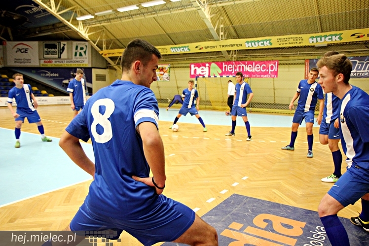 Piłkarski Turniej Halowy - Derby Mielca 2014 - cz. I