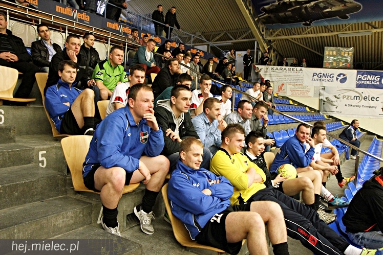 Piłkarski Turniej Halowy - Derby Mielca 2014 - cz. I