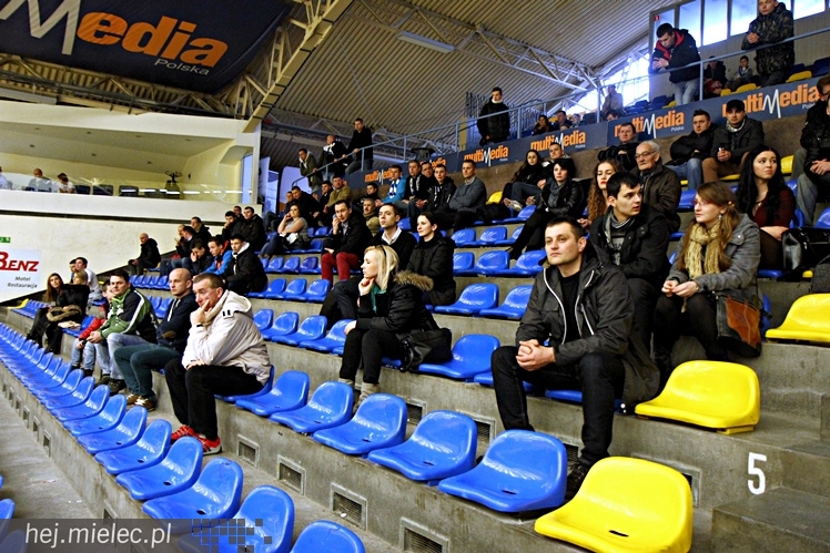 Piłkarski Turniej Halowy - Derby Mielca 2014 - cz. I
