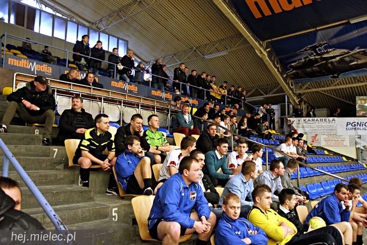 Piłkarski Turniej Halowy - Derby Mielca 2014 - cz. I