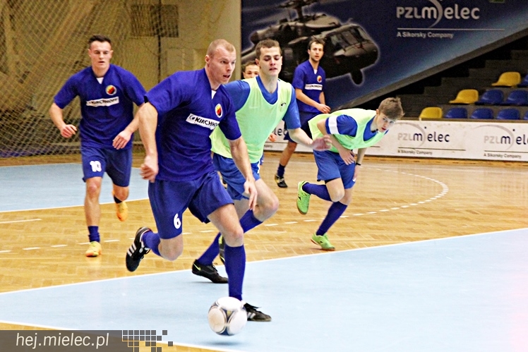 Piłkarski Turniej Halowy - Derby Mielca 2014 - cz. I