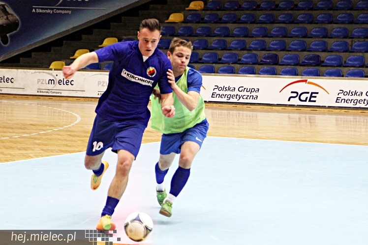 Piłkarski Turniej Halowy - Derby Mielca 2014 - cz. I