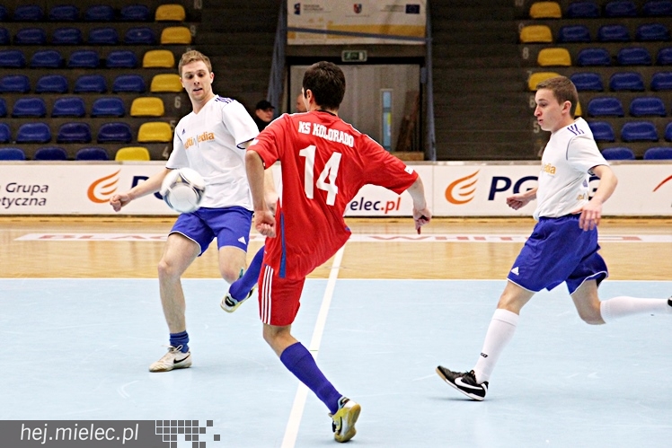 Piłkarski Turniej Halowy - Derby Mielca 2014 - cz. I