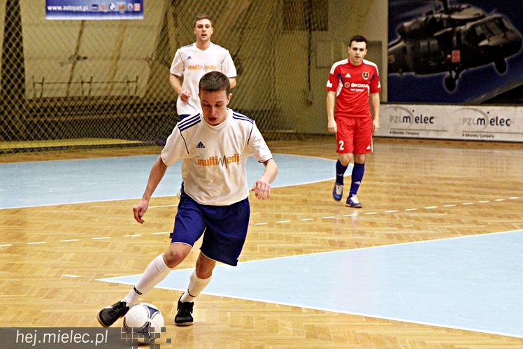 Piłkarski Turniej Halowy - Derby Mielca 2014 - cz. I