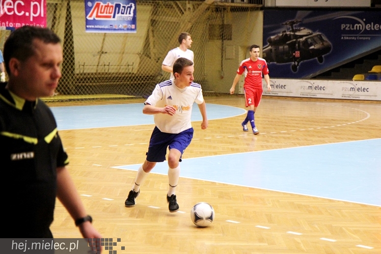 Piłkarski Turniej Halowy - Derby Mielca 2014 - cz. I
