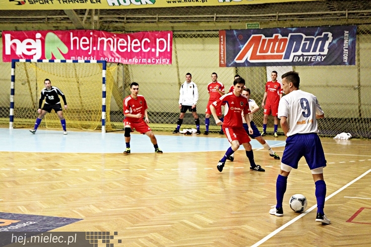 Piłkarski Turniej Halowy - Derby Mielca 2014 - cz. I