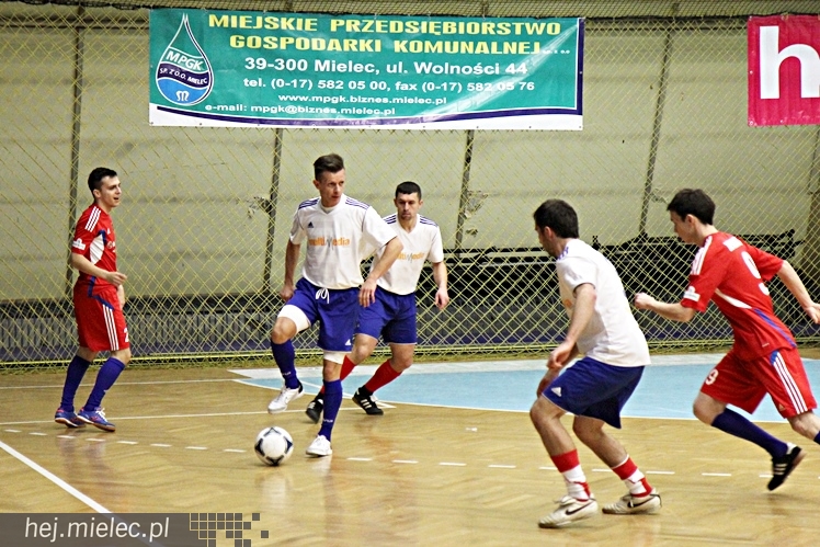 Piłkarski Turniej Halowy - Derby Mielca 2014 - cz. I
