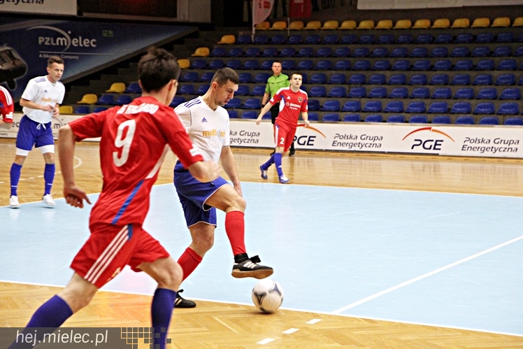 Piłkarski Turniej Halowy - Derby Mielca 2014 - cz. I