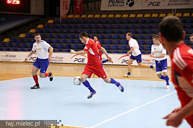 Piłkarski Turniej Halowy - Derby Mielca 2014 - cz. I