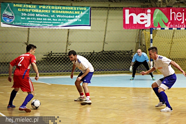 Piłkarski Turniej Halowy - Derby Mielca 2014 - cz. I