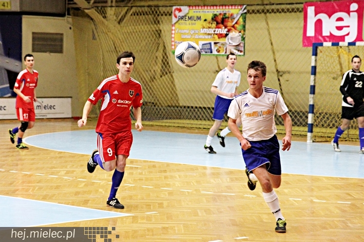 Piłkarski Turniej Halowy - Derby Mielca 2014 - cz. I