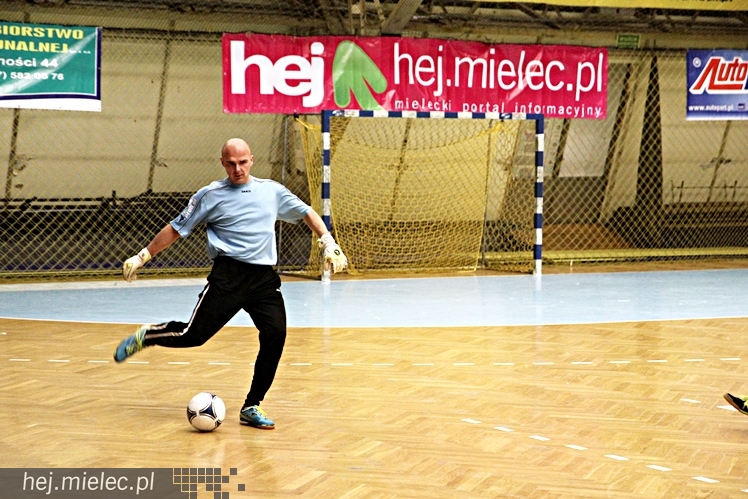 Piłkarski Turniej Halowy - Derby Mielca 2014 - cz. I
