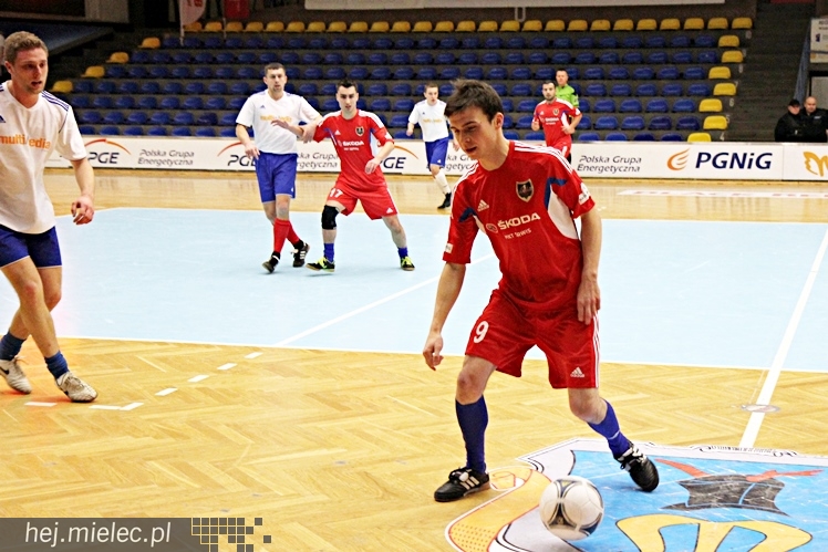 Piłkarski Turniej Halowy - Derby Mielca 2014 - cz. I
