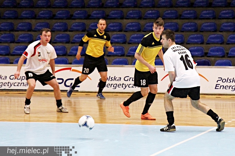 Piłkarski Turniej Halowy - Derby Mielca 2014 - cz. I