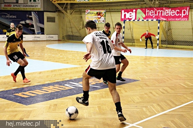 Piłkarski Turniej Halowy - Derby Mielca 2014 - cz. I