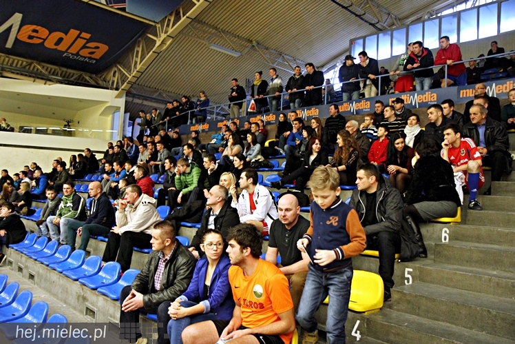 Piłkarski Turniej Halowy - Derby Mielca 2014 - cz. I