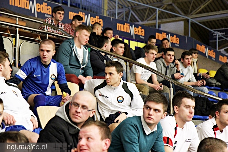 Piłkarski Turniej Halowy - Derby Mielca 2014 - cz. I