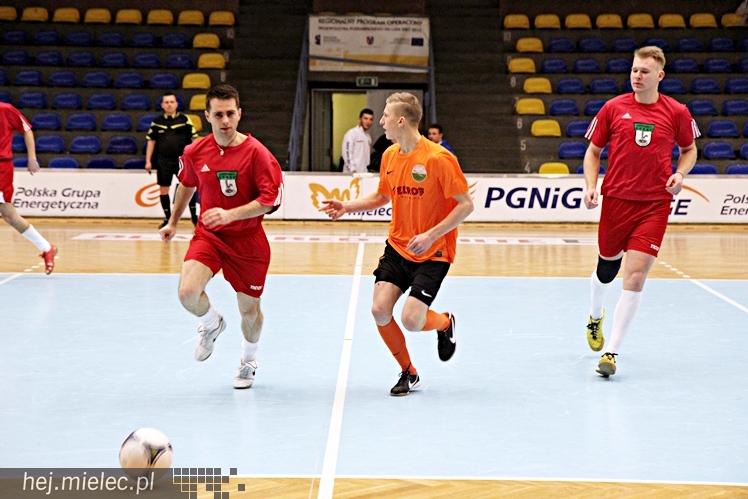 Piłkarski Turniej Halowy - Derby Mielca 2014 - cz. I