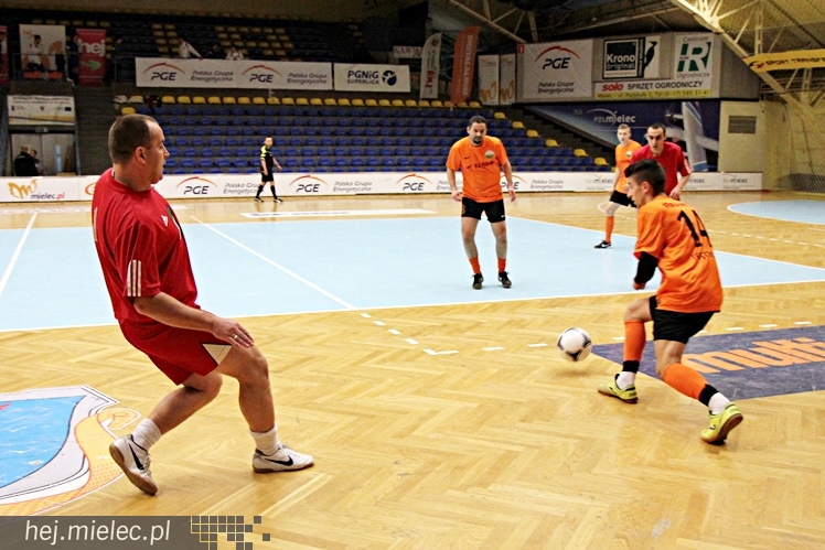 Piłkarski Turniej Halowy - Derby Mielca 2014 - cz. I