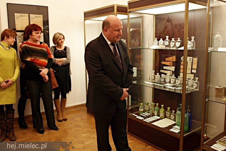 Historia farmacji w pigułce już dostępna u Oborskich