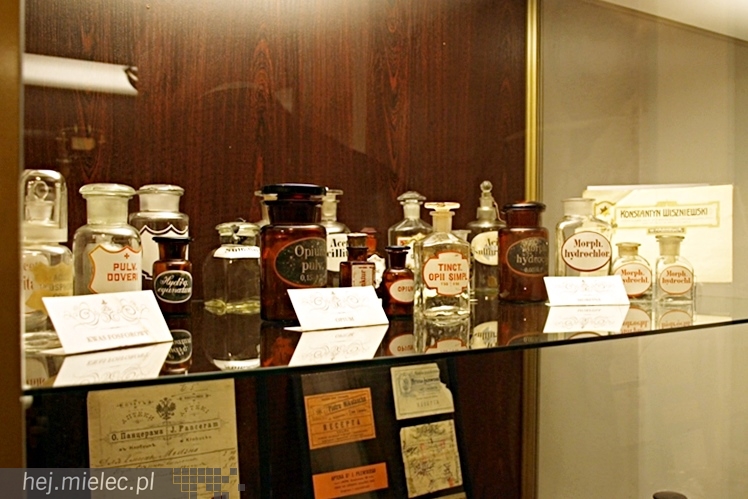 Historia farmacji w pigułce już dostępna u Oborskich