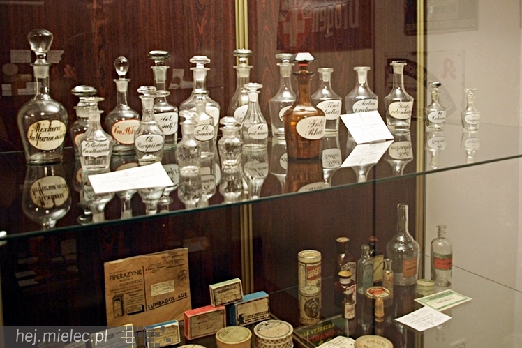 Historia farmacji w pigułce już dostępna u Oborskich