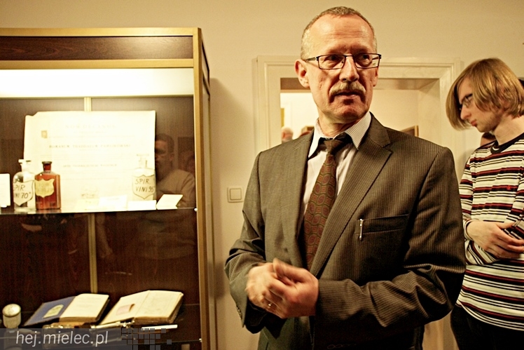 Historia farmacji w pigułce już dostępna u Oborskich