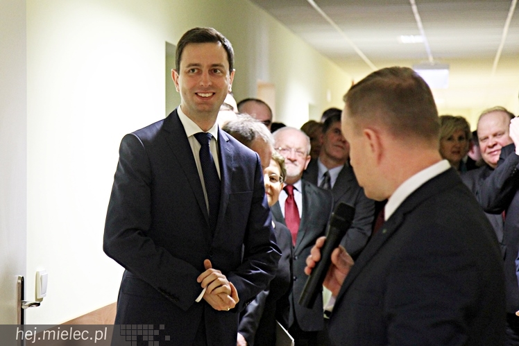 Uroczyste otwarcie nowej siedziby PCPR: przyjechał minister i wicewojewoda