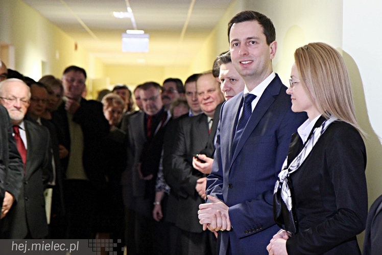 Uroczyste otwarcie nowej siedziby PCPR: przyjechał minister i wicewojewoda