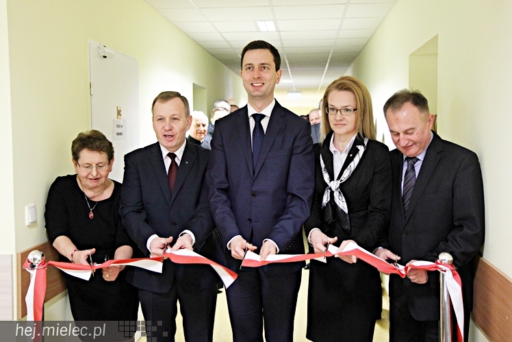 Uroczyste otwarcie nowej siedziby PCPR: przyjechał minister i wicewojewoda