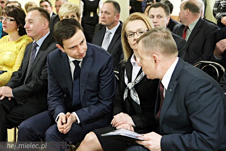 Uroczyste otwarcie nowej siedziby PCPR: przyjechał minister i wicewojewoda
