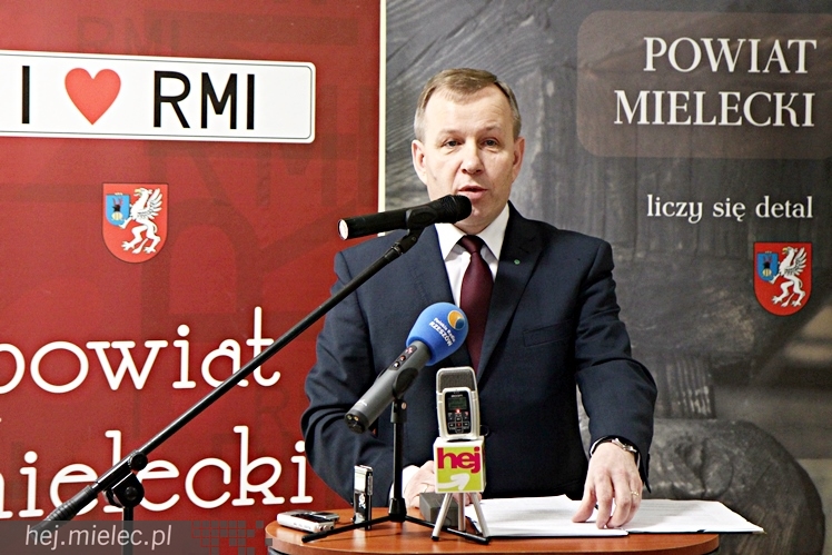 Uroczyste otwarcie nowej siedziby PCPR: przyjechał minister i wicewojewoda