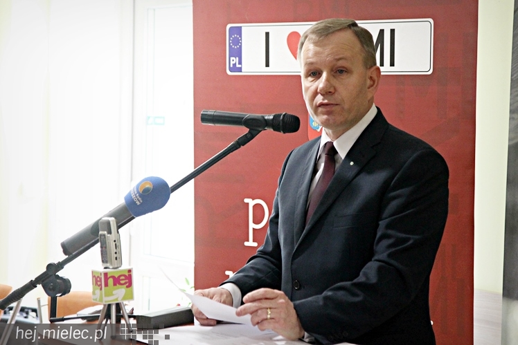 Uroczyste otwarcie nowej siedziby PCPR: przyjechał minister i wicewojewoda