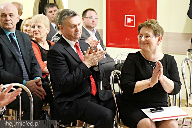 Uroczyste otwarcie nowej siedziby PCPR: przyjechał minister i wicewojewoda