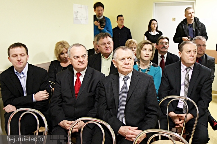 Uroczyste otwarcie nowej siedziby PCPR: przyjechał minister i wicewojewoda