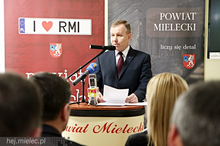 Uroczyste otwarcie nowej siedziby PCPR: przyjechał minister i wicewojewoda