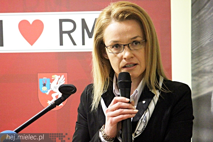 Uroczyste otwarcie nowej siedziby PCPR: przyjechał minister i wicewojewoda