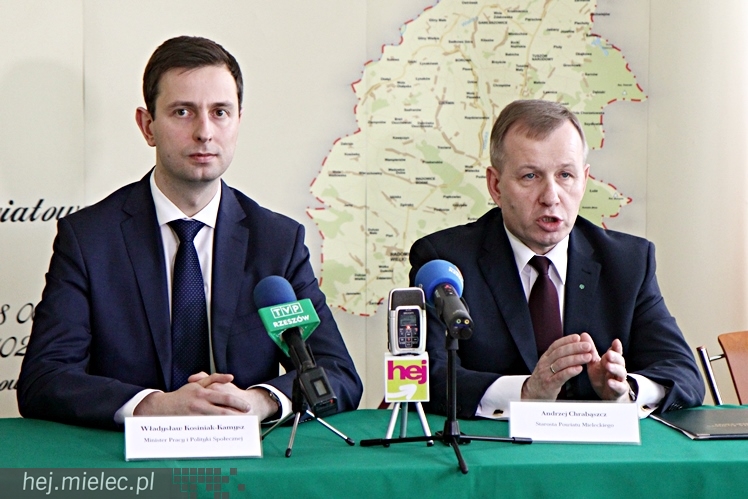 Uroczyste otwarcie nowej siedziby PCPR: przyjechał minister i wicewojewoda