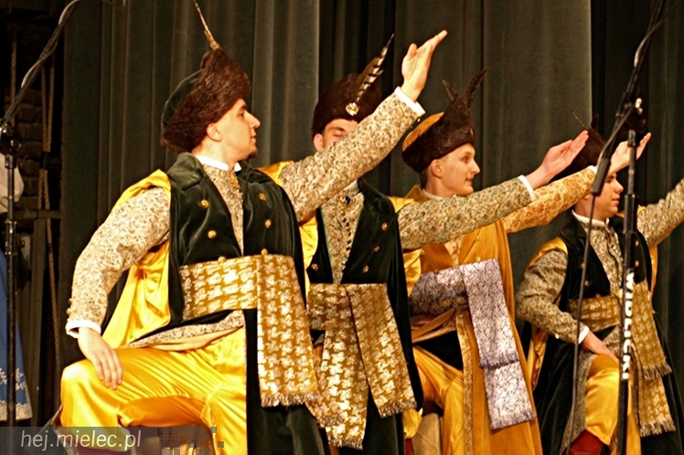 Koncert Karnawałowy Zespołu Pieśni i Tańca Rzeszowiacy. Polonez, mazur, tańce góralskie