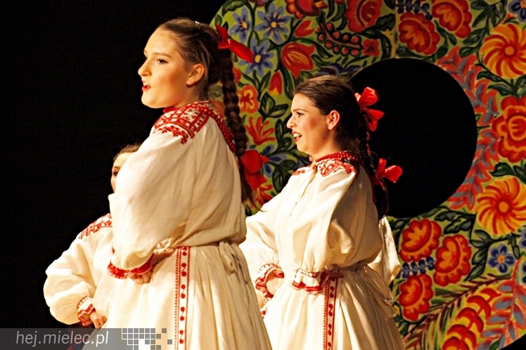 Koncert Karnawałowy Zespołu Pieśni i Tańca Rzeszowiacy. Polonez, mazur, tańce góralskie