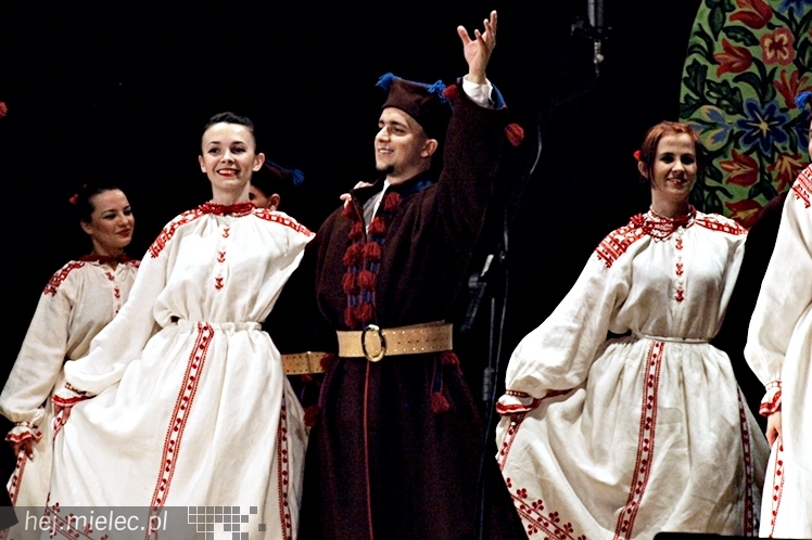Koncert Karnawałowy Zespołu Pieśni i Tańca Rzeszowiacy. Polonez, mazur, tańce góralskie