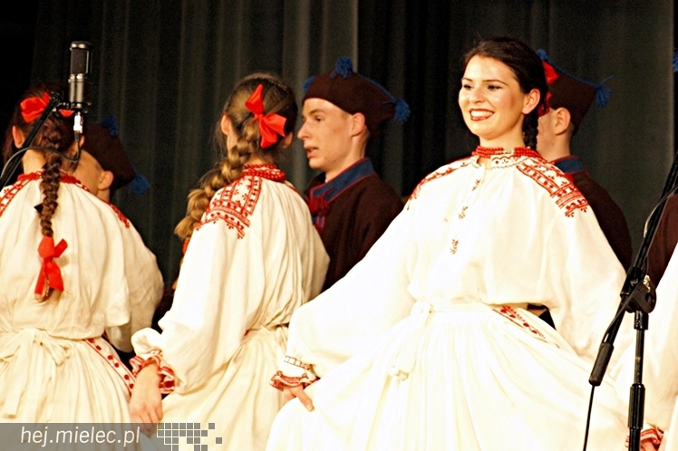 Koncert Karnawałowy Zespołu Pieśni i Tańca Rzeszowiacy. Polonez, mazur, tańce góralskie