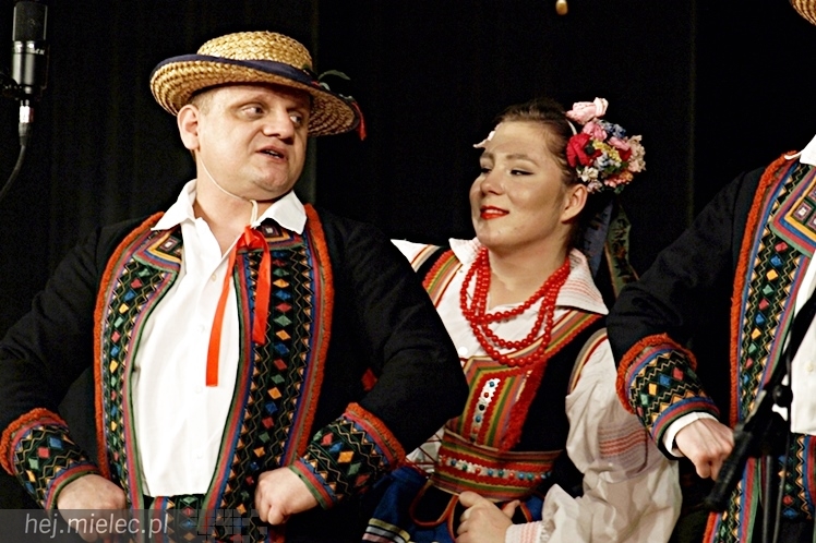 Koncert Karnawałowy Zespołu Pieśni i Tańca Rzeszowiacy. Polonez, mazur, tańce góralskie
