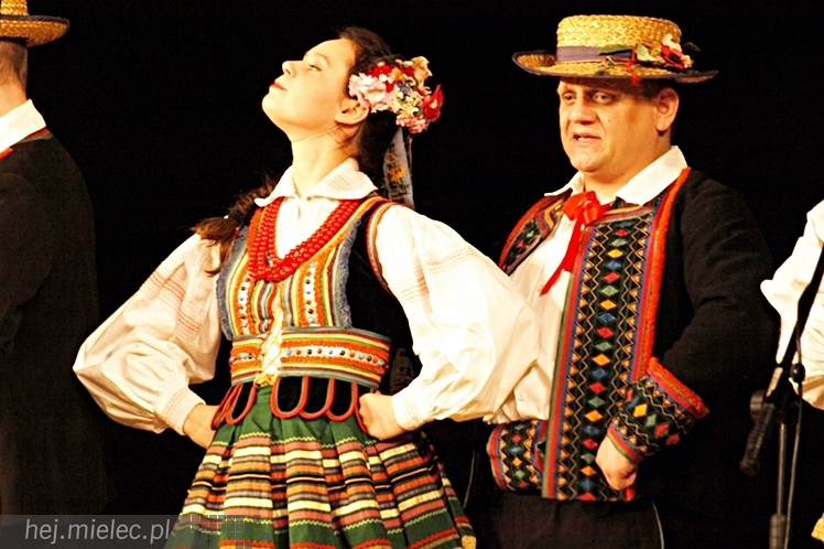 Koncert Karnawałowy Zespołu Pieśni i Tańca Rzeszowiacy. Polonez, mazur, tańce góralskie