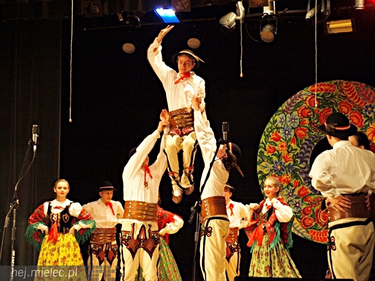 Koncert Karnawałowy Zespołu Pieśni i Tańca Rzeszowiacy. Polonez, mazur, tańce góralskie