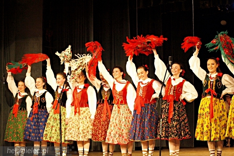Koncert Karnawałowy Zespołu Pieśni i Tańca Rzeszowiacy. Polonez, mazur, tańce góralskie
