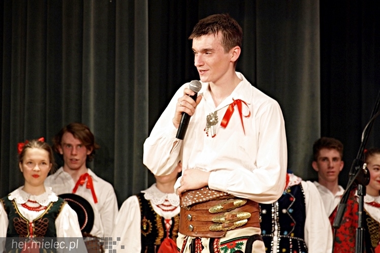 Koncert Karnawałowy Zespołu Pieśni i Tańca Rzeszowiacy. Polonez, mazur, tańce góralskie