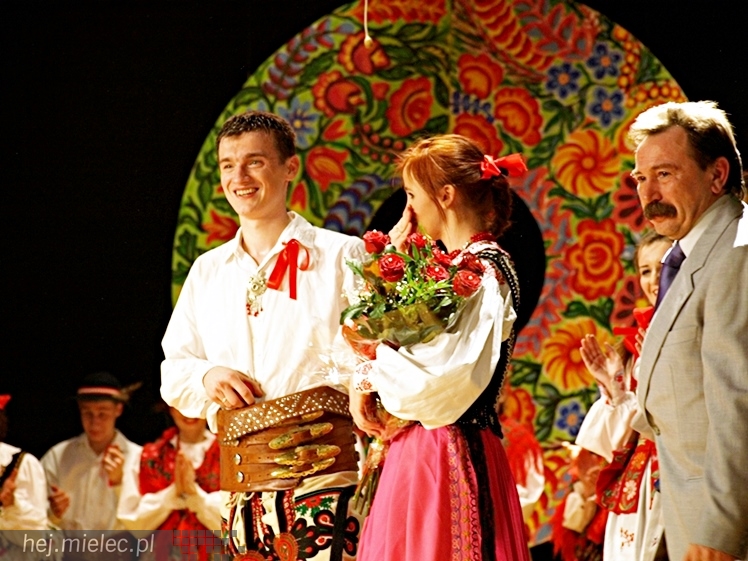 Koncert Karnawałowy Zespołu Pieśni i Tańca Rzeszowiacy. Polonez, mazur, tańce góralskie